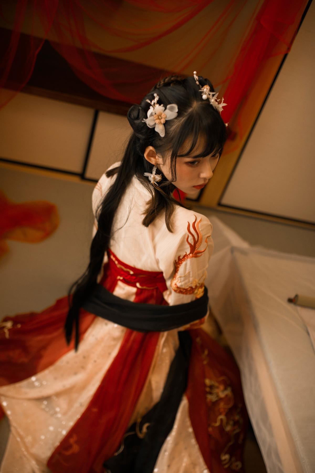 虫皿虫皿 - 龙母汉服 写真 (16P)
